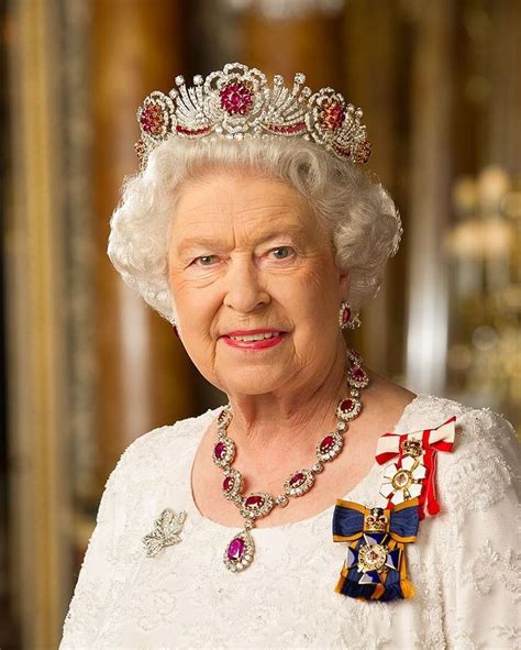 Official Diamond Jubilee Portrait Of Her Majesty The Queen Queen Of