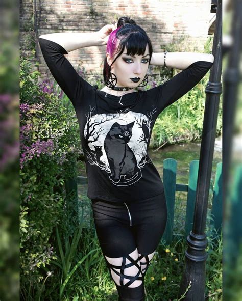 Kuro Hana Girl Outfits Goth Women Goth Beauty