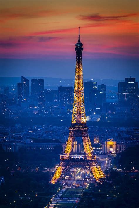 Eiffel Tower At Twilight By Brian Jannsen Eiffel Tower Paris Eiffel