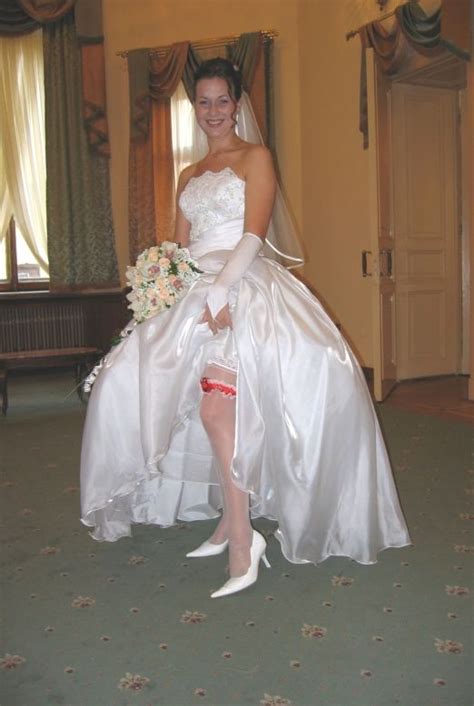Невесты в платье и без 96 фото