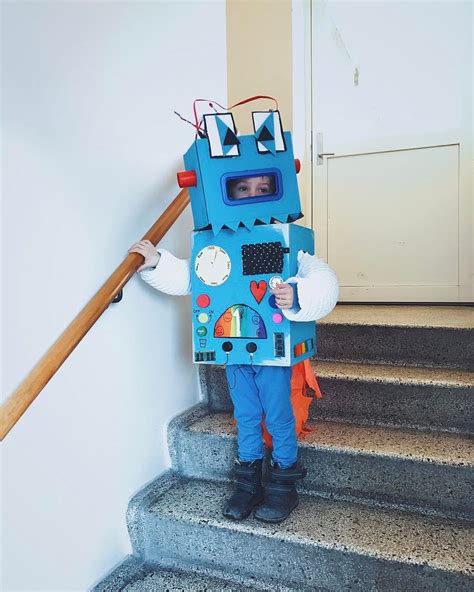 Diy Cardboard Robot Costume Diyqh