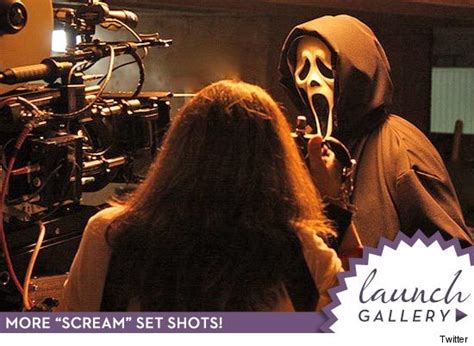 Scream 4 Killer Set Shot