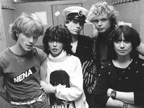 This is the band nena kerner was member of. 99 Luftballons