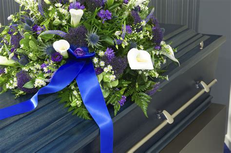 The majority of funerals (葬儀, sōgi or 葬式, sōshiki) in japan include a wake, the cremation of the deceased, a burial in a family grave, and a periodic memorial service. Try Before You Die? Japanese Funeral Expo Offers Glimpse ...