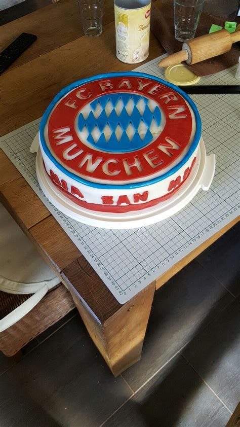 Fc bayern münchen logo tortenaufleger, cake toppers, essbare torten auflage : Pin auf FC Bayern München