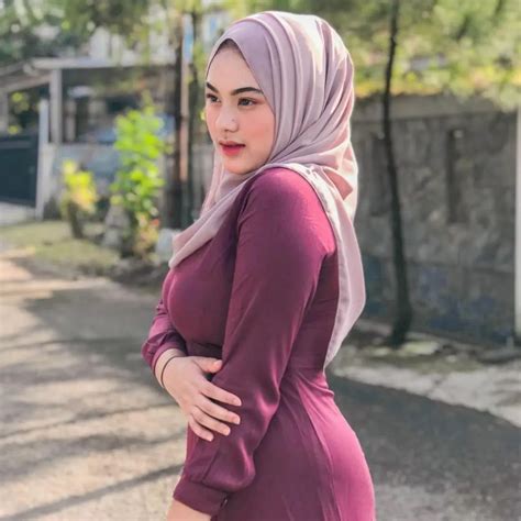 Hijabstyleootd On Instagram “silvajoyyy” Beautiful Hijab Pretty Girl Dresses Beautiful