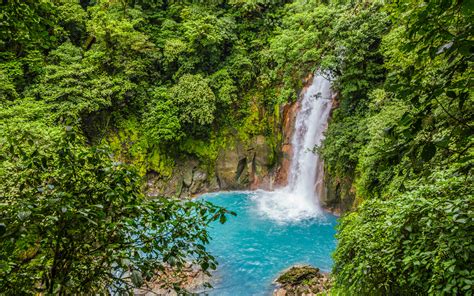 This Waterfall Will Make You Want To Travel To Costa Rica Right Now