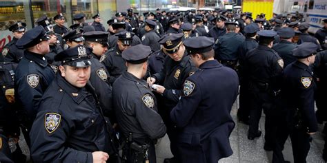 All Nypd Officers Will Get Work Iphones — And One Cop Calls It The