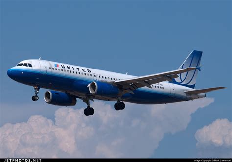 N441ua Airbus A320 232 United Airlines Mark Lawrence Jetphotos