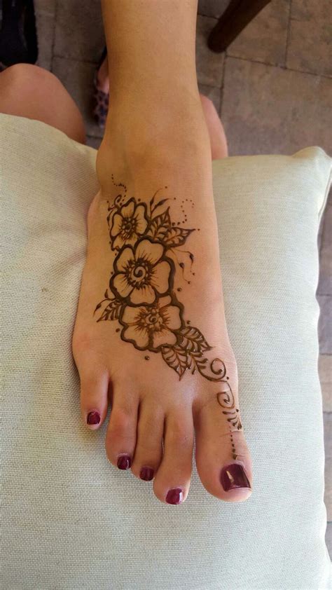 Pin By Cindy Cauwenberghs On Body Henna Mehndi Henna Designs Feet Henna Tattoo Designs