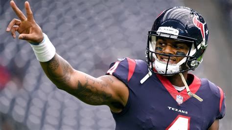 Share the best gifs now >>>. Deshaun Watson signs 4 year, $177 million contract ...