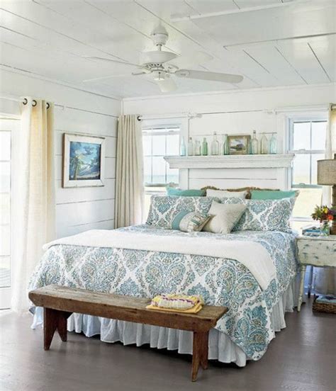 Adding coastal elements to a teen's bedroom can help to create a serene space or jazz it up with vibrant colors and accents they can enjoy year what if you'd create a simple yet cute beach themed bedroom for a teenager? 16 Beach Style Bedroom Decorating Ideas
