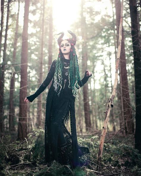 Psychara “ Eliasgubbelsphotography ” Goth Romantic Goth Witch Fashion