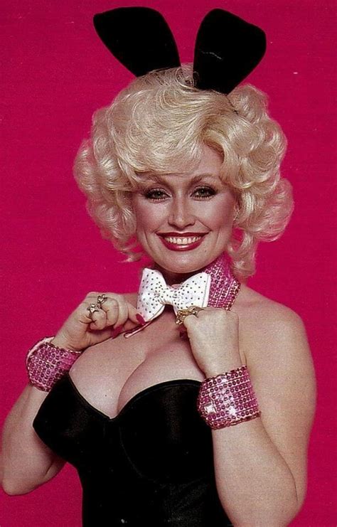 Hot Pictures Of Dolly Parton Which Will Make You Drool For Her The