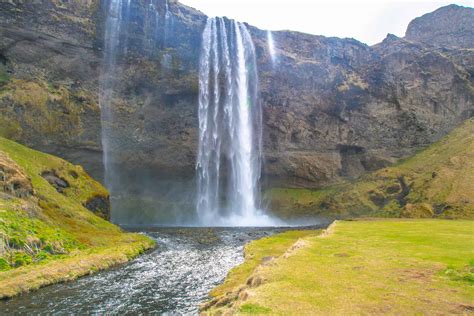 Watervallen Van Ijsland Seljalandsfoss Is één Van De Mooiste Reisvormen