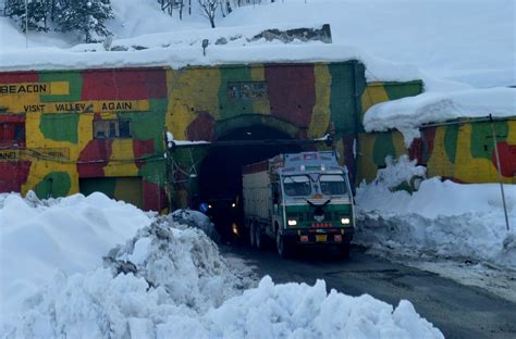 Srinagar Jammu National Highway Reopens For Traffic After Seven Days Kashmir Observer