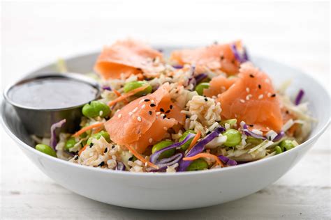 Mix freshly roasted salmon with smoked salmon, mayonnaise, celery, chives, capers, lemon zest, and pepper for a delicious filling that's not overpowering. Smoked Salmon Poke Bowl no cooking required | Recipe | Salmon poke, Smoked salmon recipes ...