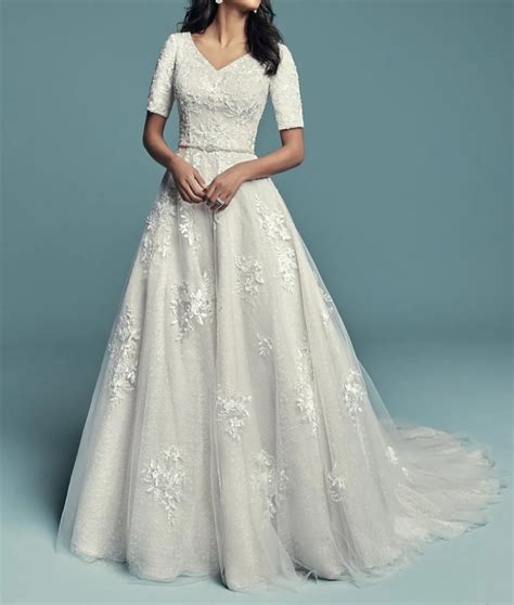 2019 New Vintage Lace Long Modest Wedding Dresses With Short Sleeves A