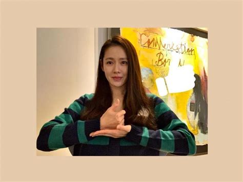 Son Ye Jin Gives A Glimpse Of Her Growing Baby Bump Gma Entertainment