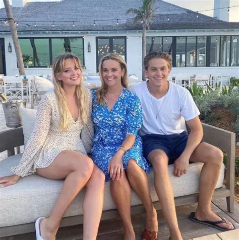 reese witherspoon s daughter ava philippe comes out about sexuality hello
