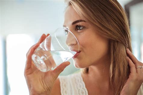 3 Ways Drinking More Water Can Enhance Your Oral Health