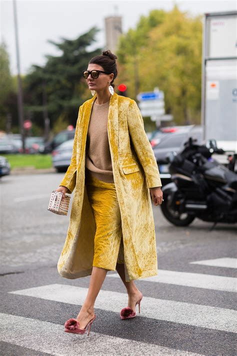 Photos See The Best Of Paris Fashion Week Street Style Milan Fashion