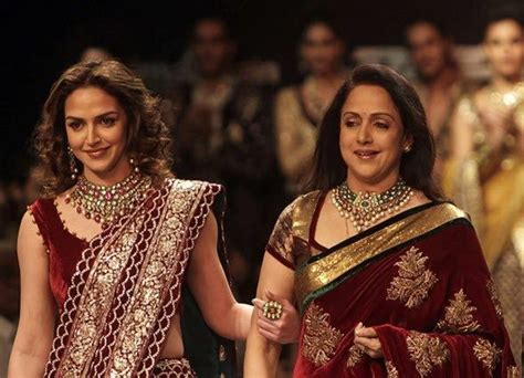 10 stunning photos of bollywood actress with their mother s bollywood actress saree bollywood