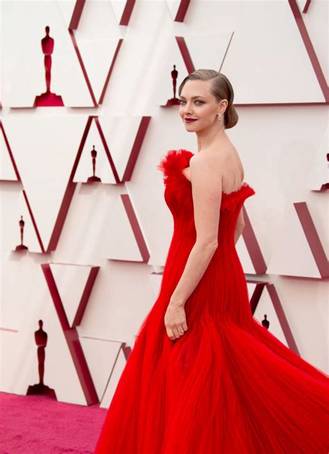 Amanda Seyfrieds Oscars 2021 Dress Explained Designers Inspiration