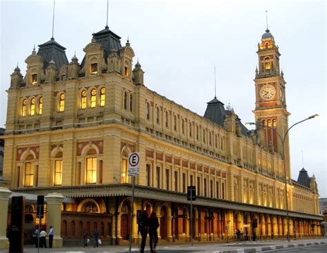 O auditório e a grande galeria, mapa dos. São Paulo a cidade Cultura: Museu da Língua Portuguesa