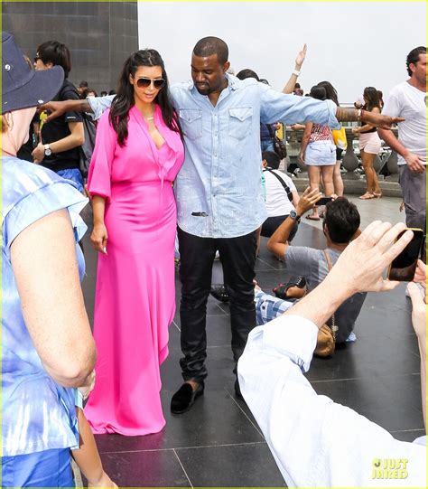 Pregnant Kim Kardashian And Kanye West Rio Sightseeing Couple Photo 2807915 Kanye West Kim
