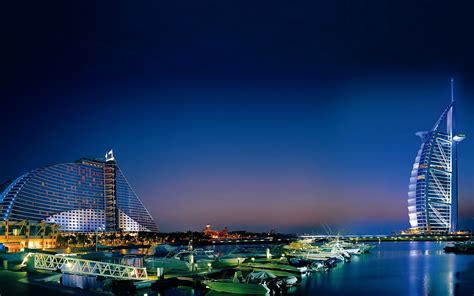 Dubai Nacht Wolkenkratzer Lichter Fluss Boote Hotel 2880x1800 Hd