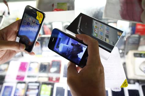 Factory Producing 41 000 Fake Iphones Shut Down By Chinese Police Ibtimes Uk