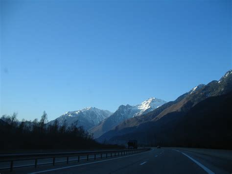 images gratuites paysage montagne neige nuage ciel route matin colline autoroute