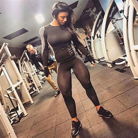 Them Quads Fitchicksociety Femalesphysiques Fit Fitness