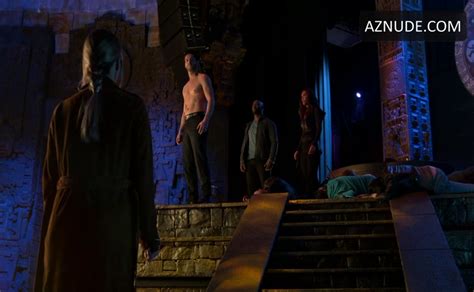 Tom Ellis Shirtless Scene In Lucifer Aznude Men
