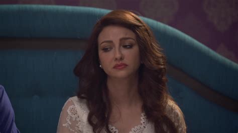 Celebrity Hairstyle Of Saumya Tandon From Bhabi Ji Ghar Par Hain Episode Charmboard