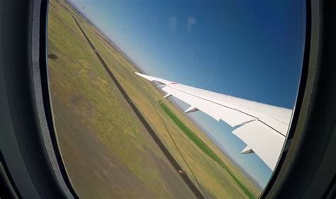 Boeing 787 9 Dreamliner Performs Stomach Churning Stunts At Farnborough Airshow Uk