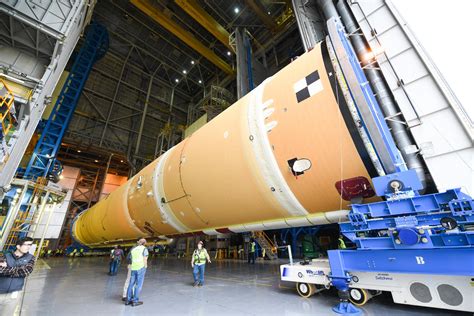 First Nasa Sls Core Stage Rolls Out Ships To Stennis