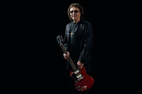 Black Sabbath's Tony Iommi Talks New Gibson Signature Guitar - Rolling ...
