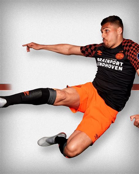 Pressure support ventilation (psv) is a mode of positive pressure mechanical ventilation in which the patient triggers every breath. PSV uitshirt 2019-2020 - Voetbalshirts.com
