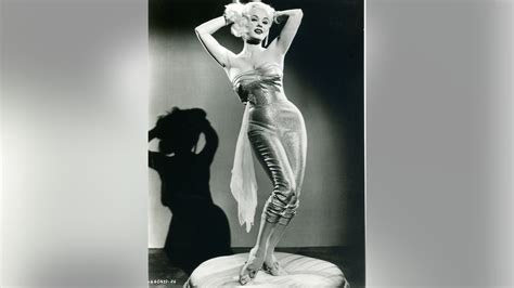 ‘50s sex symbol mamie van doren on leaving hollywood after marilyn monroe s death there were a