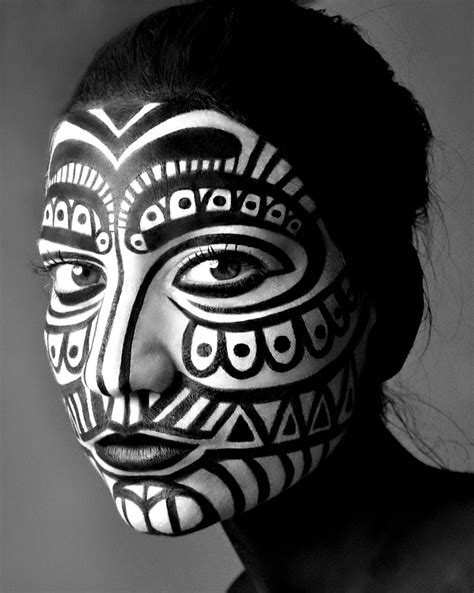 Tribal Makeup Black And White Cara Tribal Maquillaje Tribal Africano Diseños De Pintura De