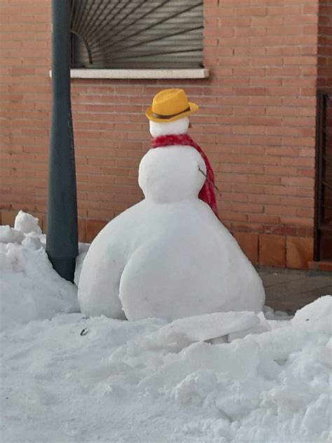 Thick Snowman Spain Rfunny