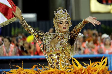 Thousands Of Dancers Take To Rio De Janeiro S Famous Sambadrome For The