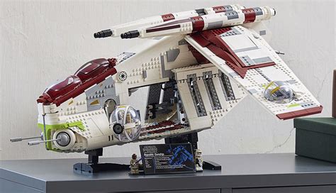 Lego Star Wars Reveals Stunning Republic Gunship Set