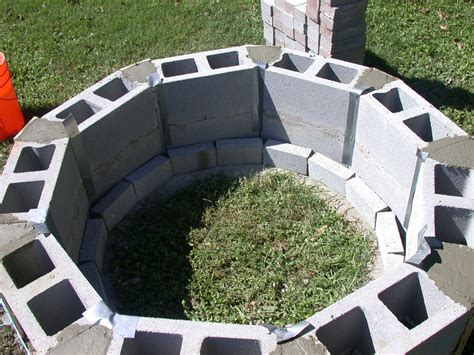 A cinder block fire pit is quick, cheap, and doesn't require any special diy skills to make. Photo - Google+ | Cinder block fire pit, Outdoor fire pit ...
