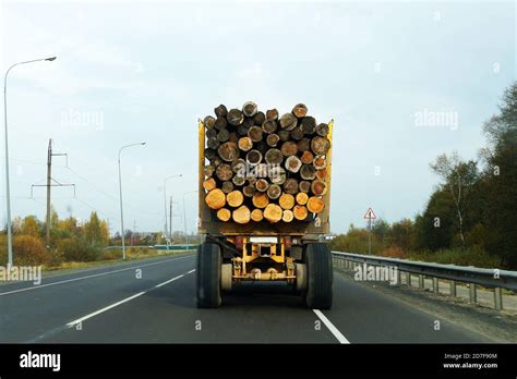 Truck Carrying Tree Logs Wood Hi Res Stock Photography And Images Alamy