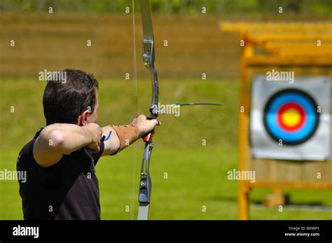 Arrow Shot Blur Archery Hi Res Stock Photography And Images Alamy