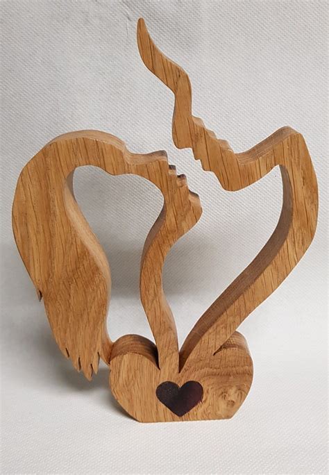 Couple Amoureux En Chêne Et Amarante Wood Art Diy Handmade Wood Crafts Simple Wood Carving