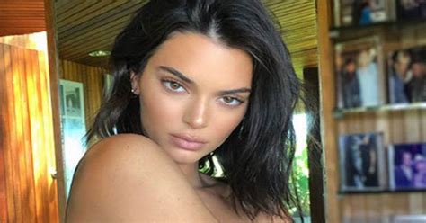 Kendall Jenner SLAMMED By Fans For Her Latest Jaw Dropping Pic Daily Star